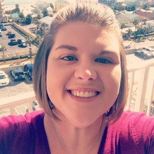 Meet your Posher, Holli